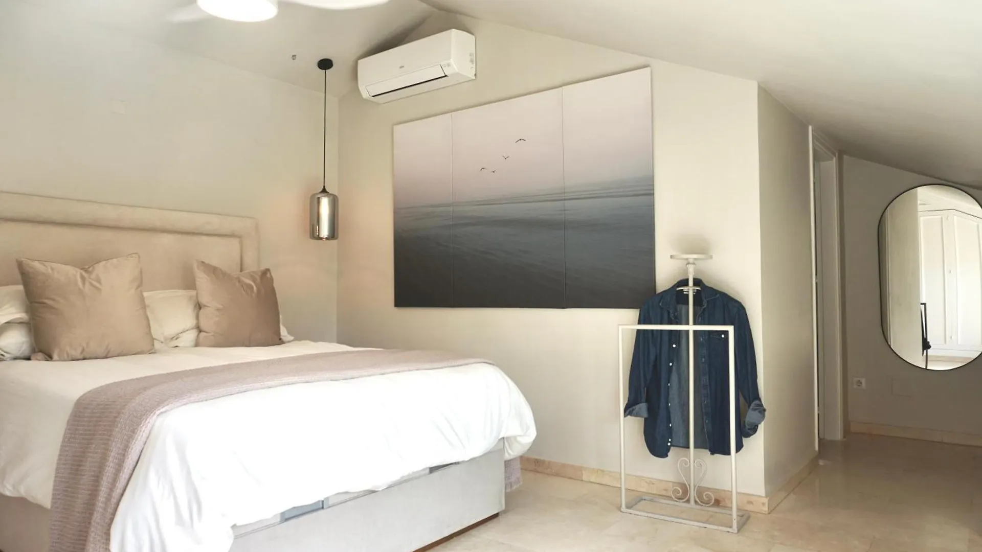 Atico Boutique Romantico En Corazon De Marbella Roomattic